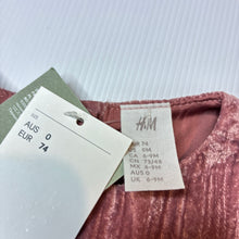 Load image into Gallery viewer, Girls H&amp;M, pink crushed velour dress, NEW, size 0, L: 43cm