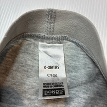 Load image into Gallery viewer, Unisex Bonds, grey marle stretchy leggings/ bottoms, EUC, size 000,