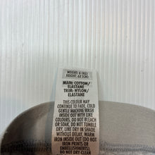 Load image into Gallery viewer, Unisex Bonds, grey marle stretchy leggings/ bottoms, EUC, size 000,