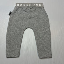 Load image into Gallery viewer, Unisex Bonds, grey marle stretchy leggings/ bottoms, EUC, size 000,