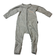 Load image into Gallery viewer, Unisex Bonds, stretchy zip Wondersuit/ zippy/ romper, GUC, size 000,