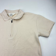 Load image into Gallery viewer, Boys H&amp;M, textured short sleeve polo top, EUC, size 5-6,