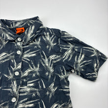 Load image into Gallery viewer, Boys Tilt, lightweight cotton short sleeve shirt, EUC, size 5,