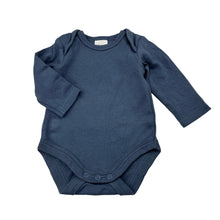 Load image into Gallery viewer, Unisex Baby Berry, soft cotton bodysuit / romper, GUC, size 000,