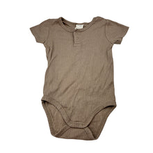 Load image into Gallery viewer, Unisex Baby Berry, ribbed organic cotton bodysuit / romper, GUC, size 1,