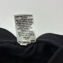 Load image into Gallery viewer, Unisex Target, black Australian cotton shorts, elasticated, EUC, size 8,
