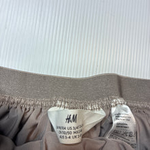 Load image into Gallery viewer, Girls H&amp;M, lined tulle skirt, elasticated, EUC, size 3-4,