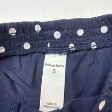 Load image into Gallery viewer, Girls Brilliant Basics, navy cotton shorts, elasticated, GUC, size 5,
