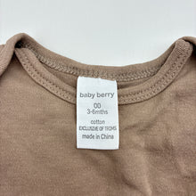 Load image into Gallery viewer, Unisex Baby Berry, cotton bodysuit / romper, GUC, size 00,