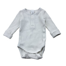 Load image into Gallery viewer, Unisex Baby Berry, ribbed stretchy bodysuit / romper, GUC, size 00,
