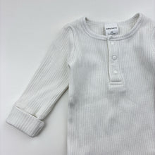 Load image into Gallery viewer, Unisex Baby Berry, ribbed stretchy bodysuit / romper, GUC, size 00,