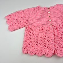 Load image into Gallery viewer, Girls handmade, pink knitted cardigan, armpit to armpit: 26cm, EUC, size 00-0,