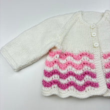 Load image into Gallery viewer, Girls handmade, knitted cardigan, armpit to armpit: 26cm, EUC, size 00-0,