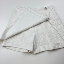 Load image into Gallery viewer, Girls Zara, white &amp; metallic gold shorts, elasticated, FUC, size 8,