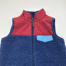 Load image into Gallery viewer, Boys lined, fleece vest, no labels, armpit to armpit: 34cm, FUC, size 5-6,