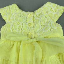 Load image into Gallery viewer, Girls Jona Michelle, gorgeous lemon tulle party / formal dress, EUC, size 6 months