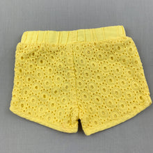 Load image into Gallery viewer, Girls Target, yellow broderie cotton shorts, elasticated, EUC, size 000