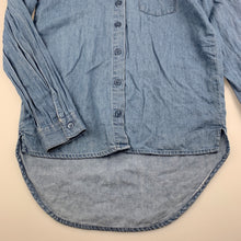 Load image into Gallery viewer, Girls Clothing &amp; Co, blue chambray cotton long sleeve shirt, GUC, size 8