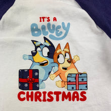 Load image into Gallery viewer, unisex Bluey, stretchy Christmas t-shirt / top, GUC, size 00,  