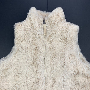Girls Target, soft feel faux fur vest, jacket, EUC, size 2,  