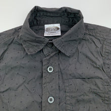 Load image into Gallery viewer, Boys BRAT, dark grey cotton short sleeve shirt, GUC, size 2,  