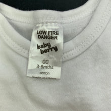 Load image into Gallery viewer, unisex Baby Berry, white cotton bodysuit / romper, FUC, size 00,  