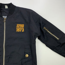 Load image into Gallery viewer, Boys Xuan YiEr, black lightweight jacket / coat, pilling on cuffs, FUC, size 6,  