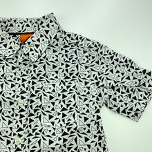 Load image into Gallery viewer, Boys Tilt, black &amp; white cotton short sleeve shirt, EUC, size 5,  