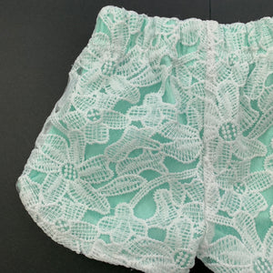 Girls Baby Baby, lined floral lace shorts, elasticated, EUC, size 000,  
