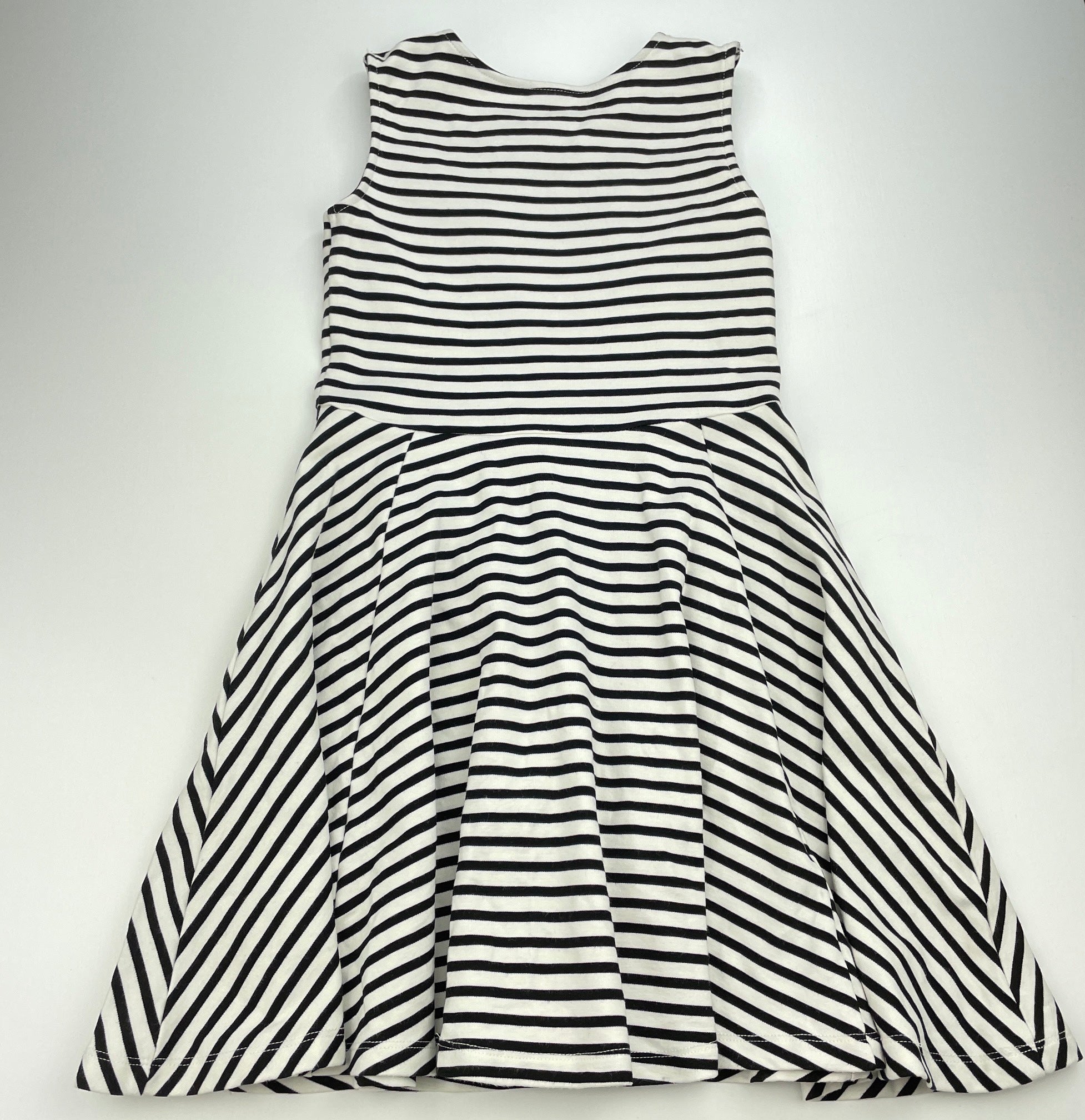 Target, black & white stripe party dress, EUC, size 8, L: 64cm – DaisyChainClothing Target, black & white stripe party dress, EUC, size 8, L: 64cm – DaisyChainClothing