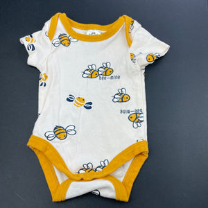 unisex Baby Berry, cotton bodysuit / romper, bees, EUC, size 0000,  