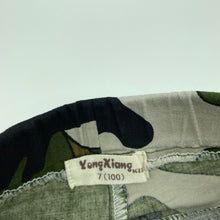 Load image into Gallery viewer, Boys Yong Xiang Kids, stretchy camo print cargo shorts, elasticated, EUC, size 1-2,  