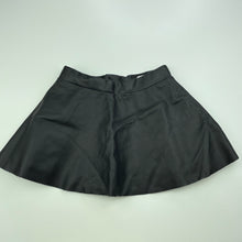 Load image into Gallery viewer, Girls H&amp;M, black lined faux leather skirt, adjustable, L: 23cm, GUC, size 2,  