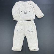 Load image into Gallery viewer, unisex F&amp;F, soft fleece top &amp; bottoms set, GUC, size 000,  