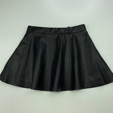 Load image into Gallery viewer, Girls H&amp;M, lined faux leather skirt, adjustable, L: 28cm, EUC, size 5,  
