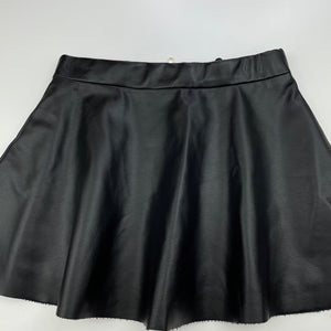 Girls H&M, lined faux leather skirt, adjustable, L: 28cm, EUC, size 5,  