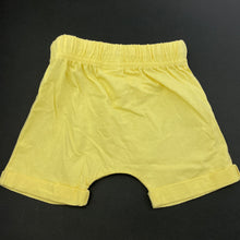 Load image into Gallery viewer, unisex Baby Berry, yellow cotton shorts, elasticated, EUC, size 000,  