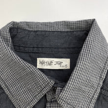 Load image into Gallery viewer, Boys Wayne Jnr, lightweight cotton short sleeve shirt, poppers, EUC, size 6,  