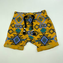 Load image into Gallery viewer, Boys Baby Baby, cotton shorts, elasticated, GUC, size 000,  