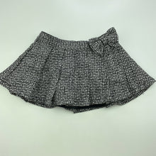 Load image into Gallery viewer, Girls Target, lined black &amp; white bouclet skirt, elasticated, EUC, size 0,  