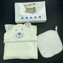 Load image into Gallery viewer, unisex Bam Bam Boo, organic bamboo hooded towel &amp; wash cloth set, 89cm x 89cm, box damaged, NEW, size 000-1,  