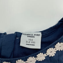 Load image into Gallery viewer, Girls POLARN O. PYRET, lined lightweight cotton dress, floral trim, FUC, size 3-4, L: 55cm