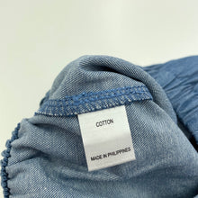 Load image into Gallery viewer, Girls Korango, lightweight cotton shorts, elasticated, EUC, size 0,  