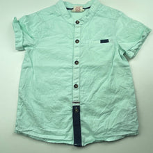 Load image into Gallery viewer, Boys Rorie Whelan, lightweight cotton short sleeve shirt, GUC, size 4,  