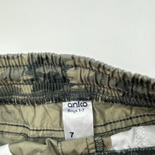 Load image into Gallery viewer, Boys Anko, lightweight cotton camo print cotton shorts, elasticated, EUC, size 7,  