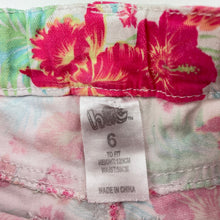 Load image into Gallery viewer, Girls H&amp;T, floral stretch cotton shorts, adjustable, FUC, size 6,  