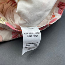 Load image into Gallery viewer, Girls Dymples, cotton lined linen blend floral shorts, elasticated, EUC, size 0,  