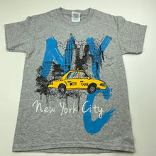 Load image into Gallery viewer, Boys Delta, grey t-shirt / top, New York, L: 47cm, armpit to armpit: 34cm, EUC, size 6-7,  