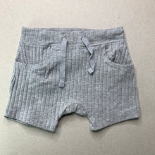 Load image into Gallery viewer, unisex Baby Berry, grey ribbed shorts, elasticated, EUC, size 00,  