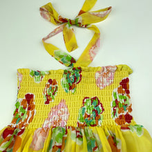 Load image into Gallery viewer, Girls lightweight, floral summer dress, armpit to armpit: 27cm across, FUC, size 6-7, L: 65cm at front approx